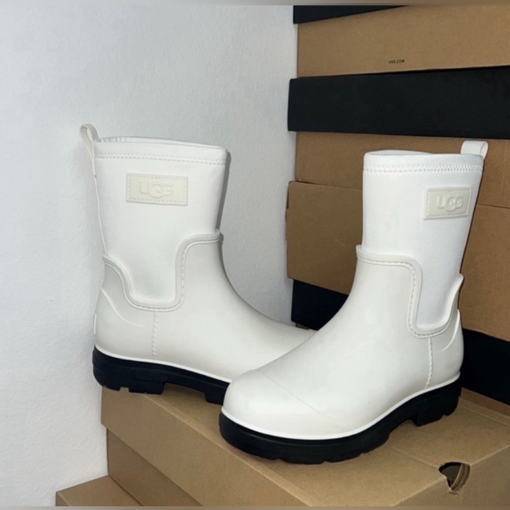 UGG DROPLET MID